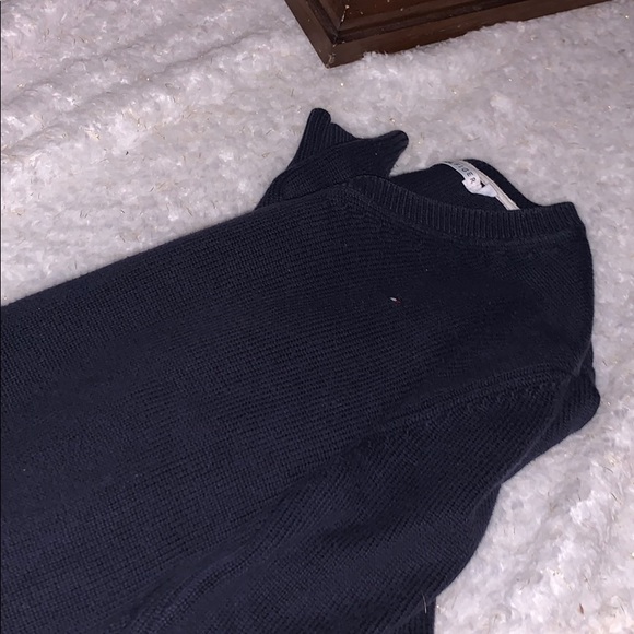 Tommy Hilfiger sweater - Picture 2 of 2